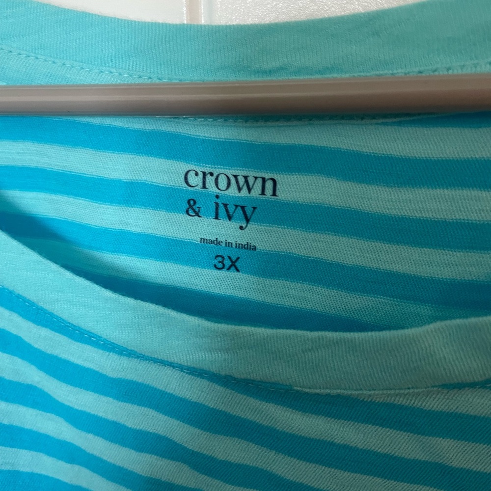 Nwt plus size top - Picture 2 of 2